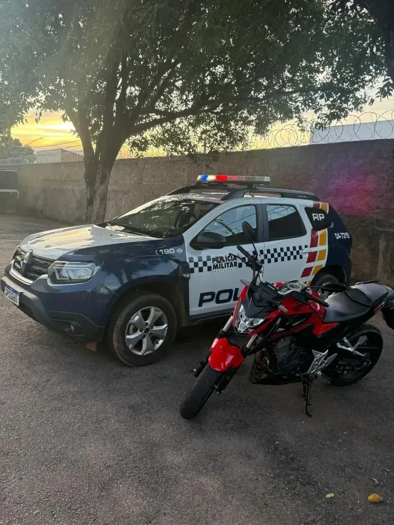 PM prende jovem e adolescente com moto roubada em Rondonópolis