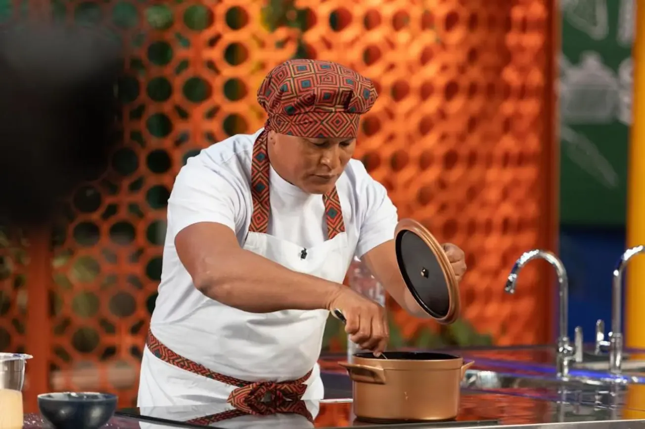 Merendeiro indígena de MT leva culinária Ikpeng a reality escolar nacional